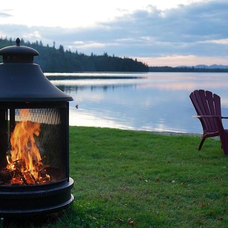 Le Cent Villa Saguenay Bagian luar foto