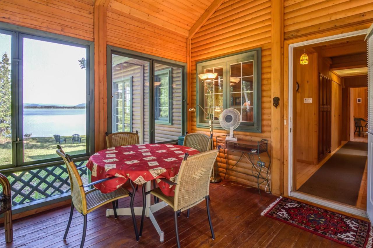 Le Cent Villa Saguenay Bagian luar foto