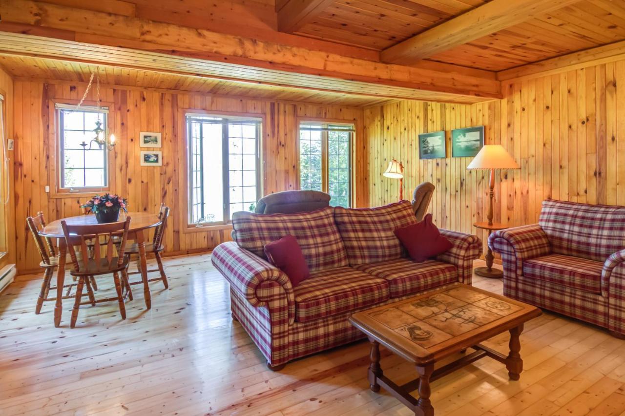 Le Cent Villa Saguenay Bagian luar foto