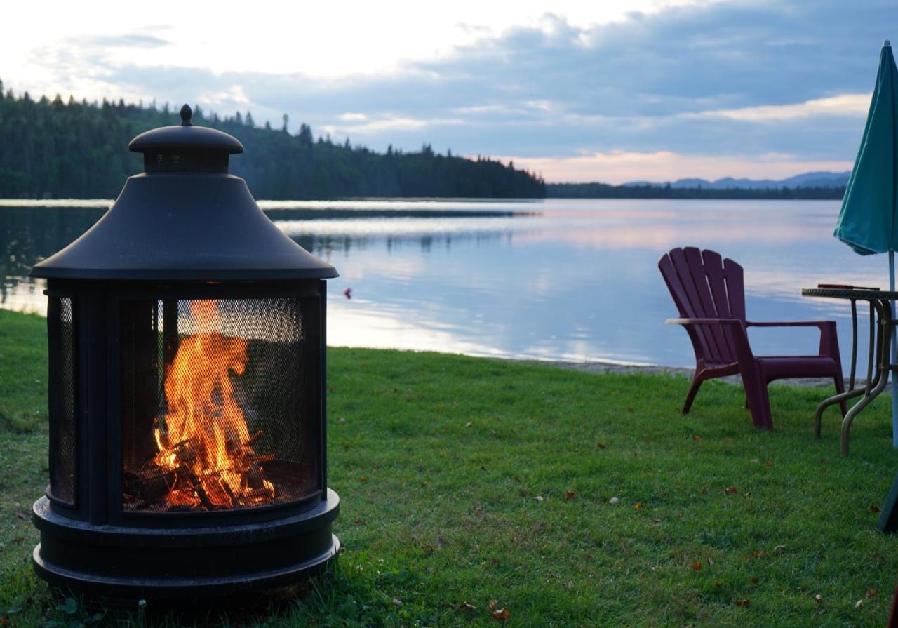 Le Cent Villa Saguenay Bagian luar foto