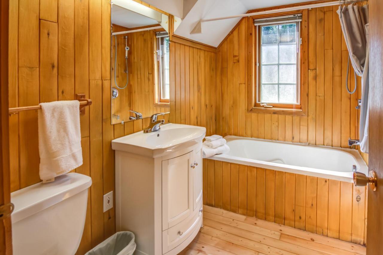 Le Cent Villa Saguenay Bagian luar foto