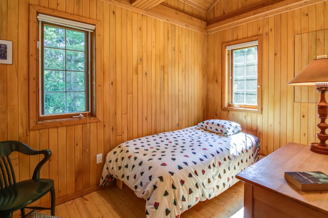 Le Cent Villa Saguenay Bagian luar foto