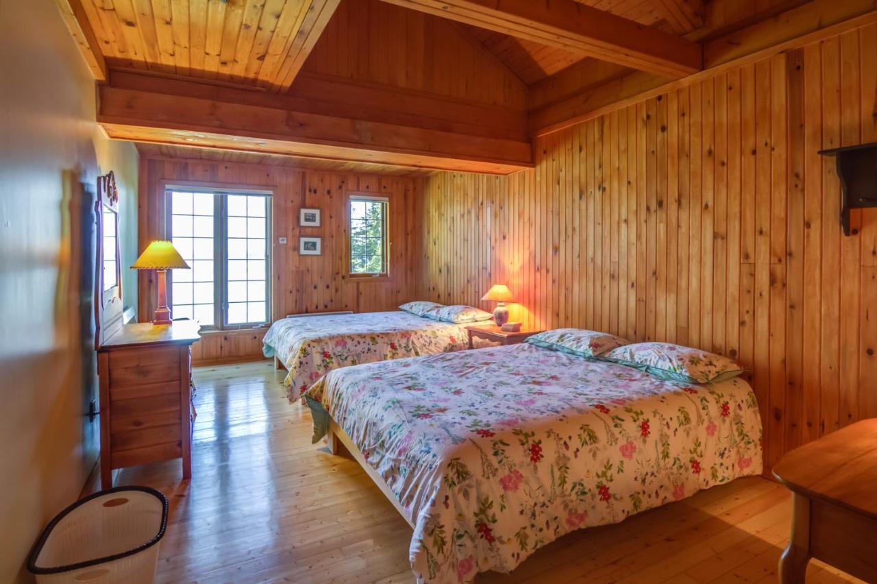 Le Cent Villa Saguenay Bagian luar foto